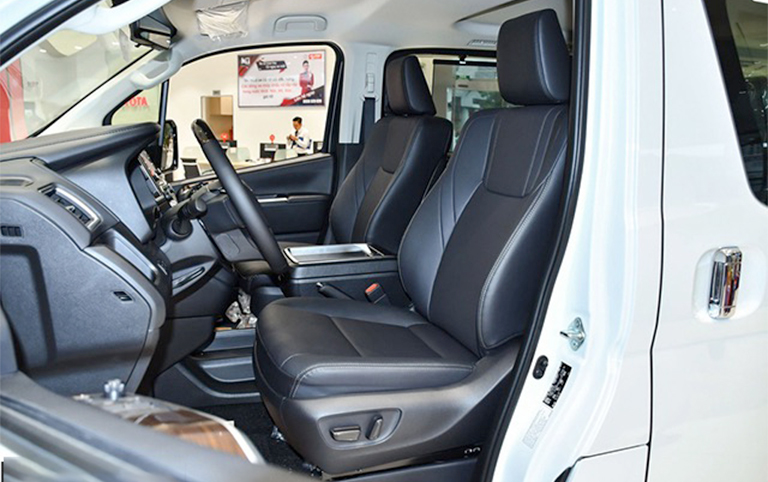 toyota-granvia-2020-10