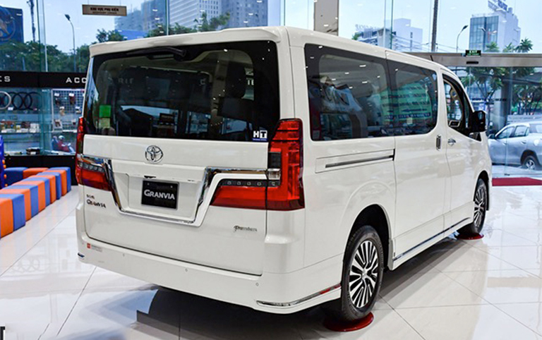 toyota-granvia-2020-5