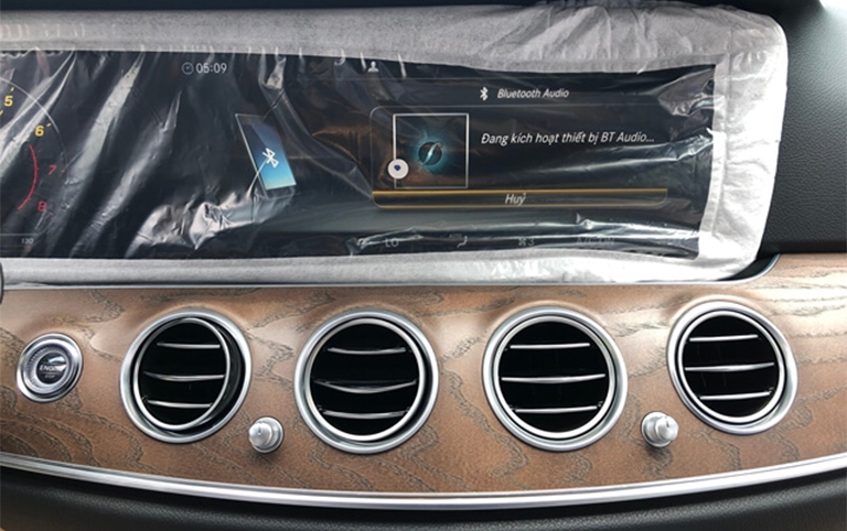 mercedes-benz-e200-2021-10