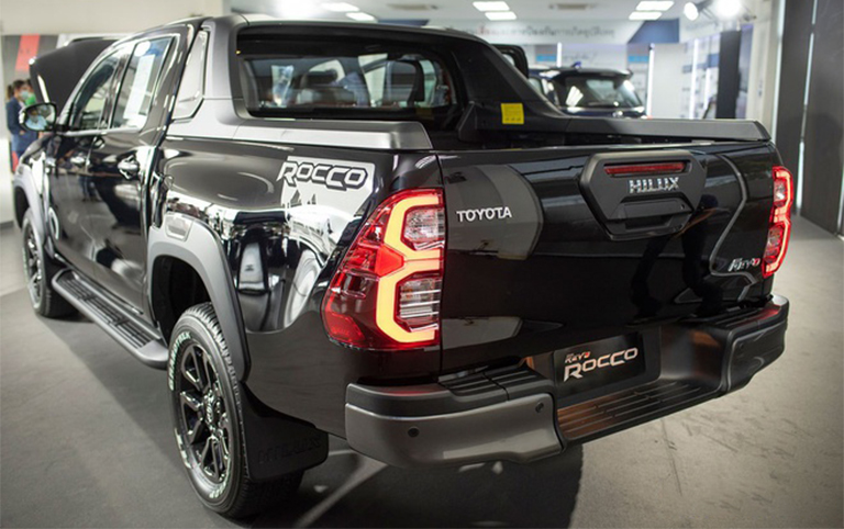toyota-hilux-2021-13