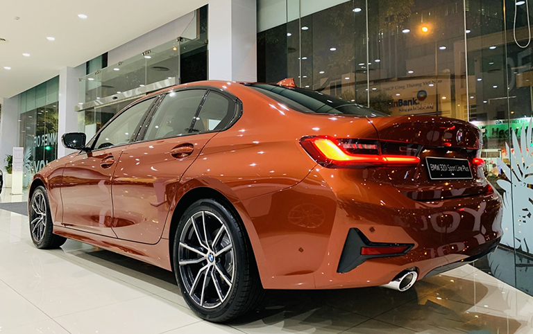bmw-330i-2021-6