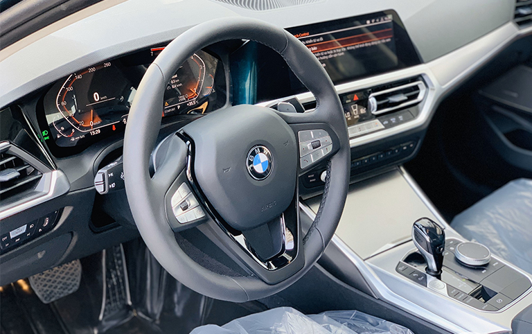 bmw-330i-2021-8