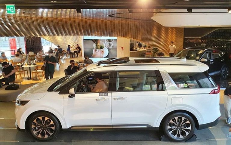 kia sedona 2021