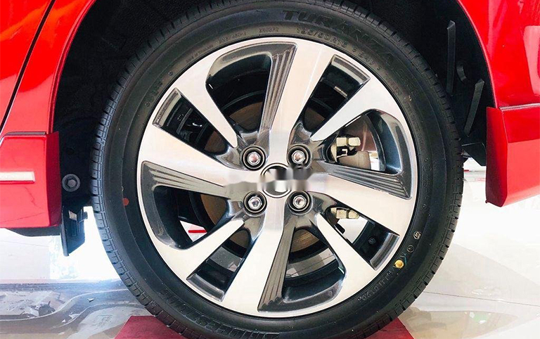 toyota-yaris-2020-12